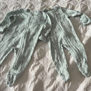 Kate Quinn Light Green Kids Pajamas Footies; 2 pairs, NWOT; 0-3 mo